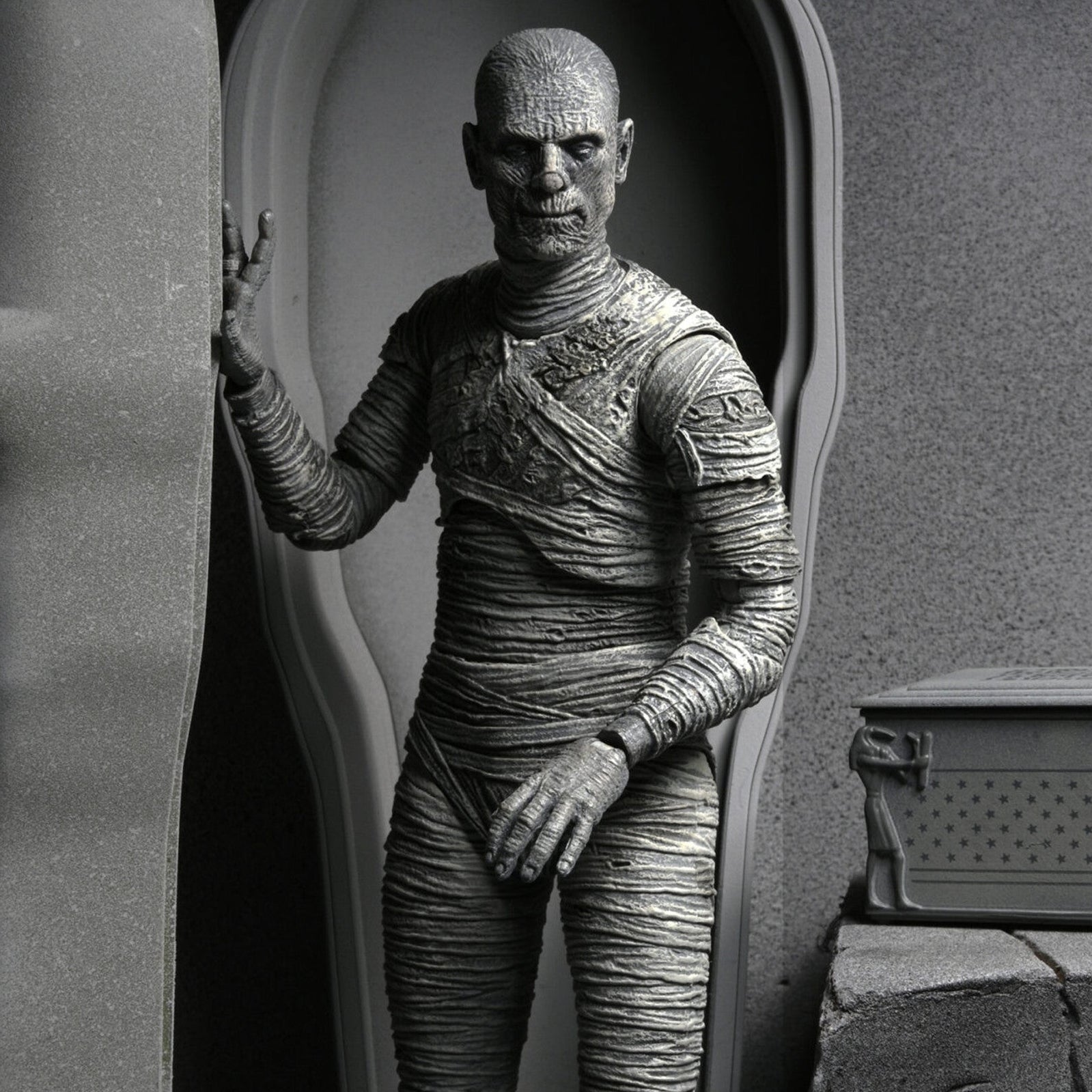 universal monsters mummy Universal Monsters Ultimate Mummy (Black & White) Figure