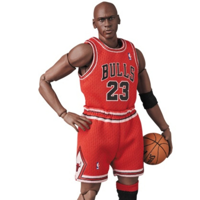 MAFEX #100 Michael Jordan (Bulls Uniform)