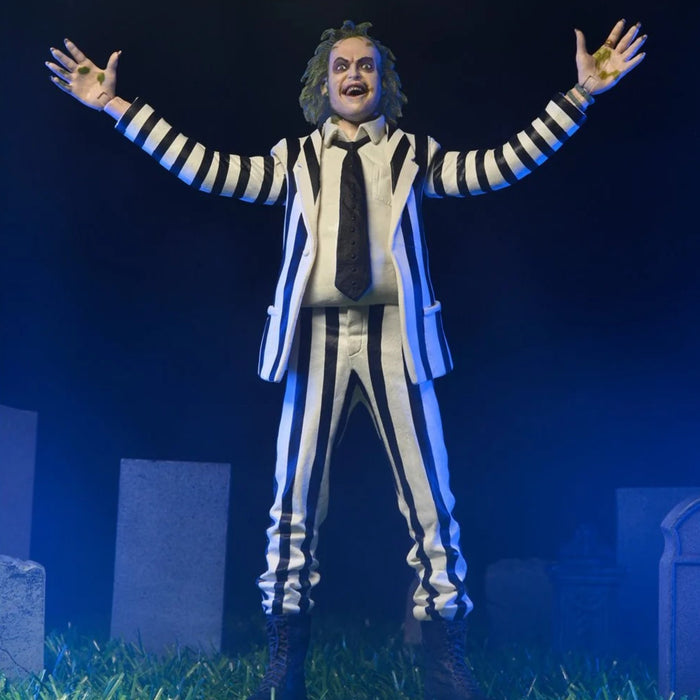 NECA 1988 Striped Suit Beetlejuice (1:4 Scale)