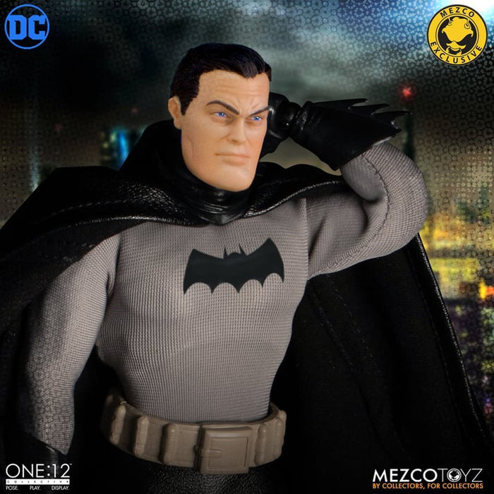 DC Comics Mezco One:12 Collective Batman: Caped Crusader (Golden Age Edition)