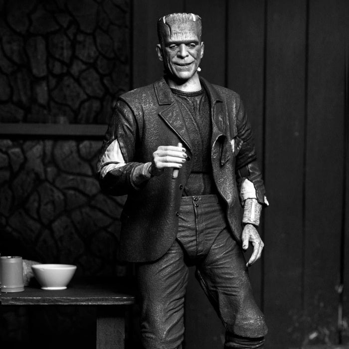 NECA Universal Monsters Ultimate Bride of Frankenstein Frankenstein's Monster (Black & White)