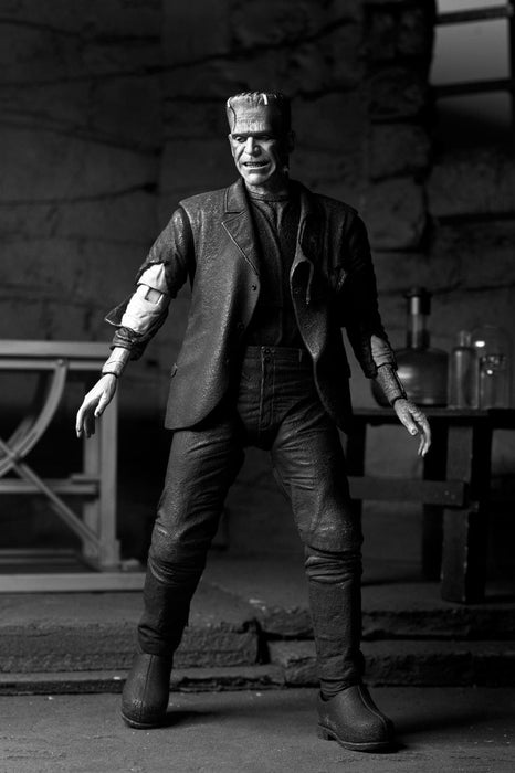 NECA Universal Monsters Ultimate Bride of Frankenstein Frankenstein's Monster (Black & White)