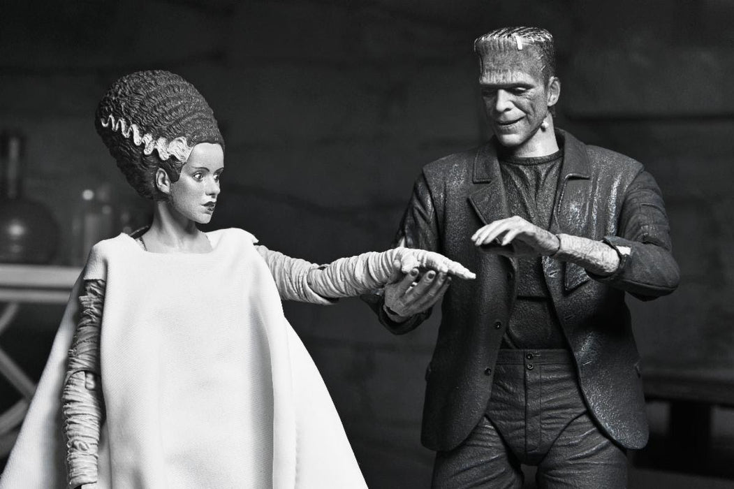 NECA Universal Monsters Ultimate Bride of Frankenstein Frankenstein's Monster (Black & White)