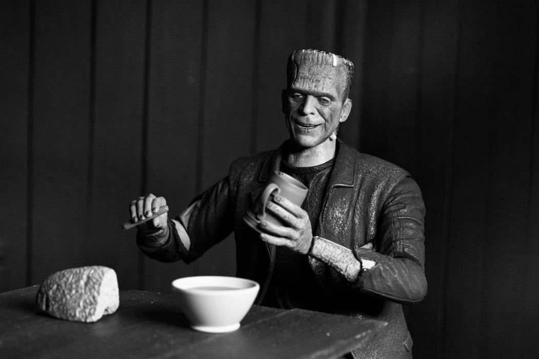 NECA Universal Monsters Ultimate Bride of Frankenstein Frankenstein's Monster (Black & White)