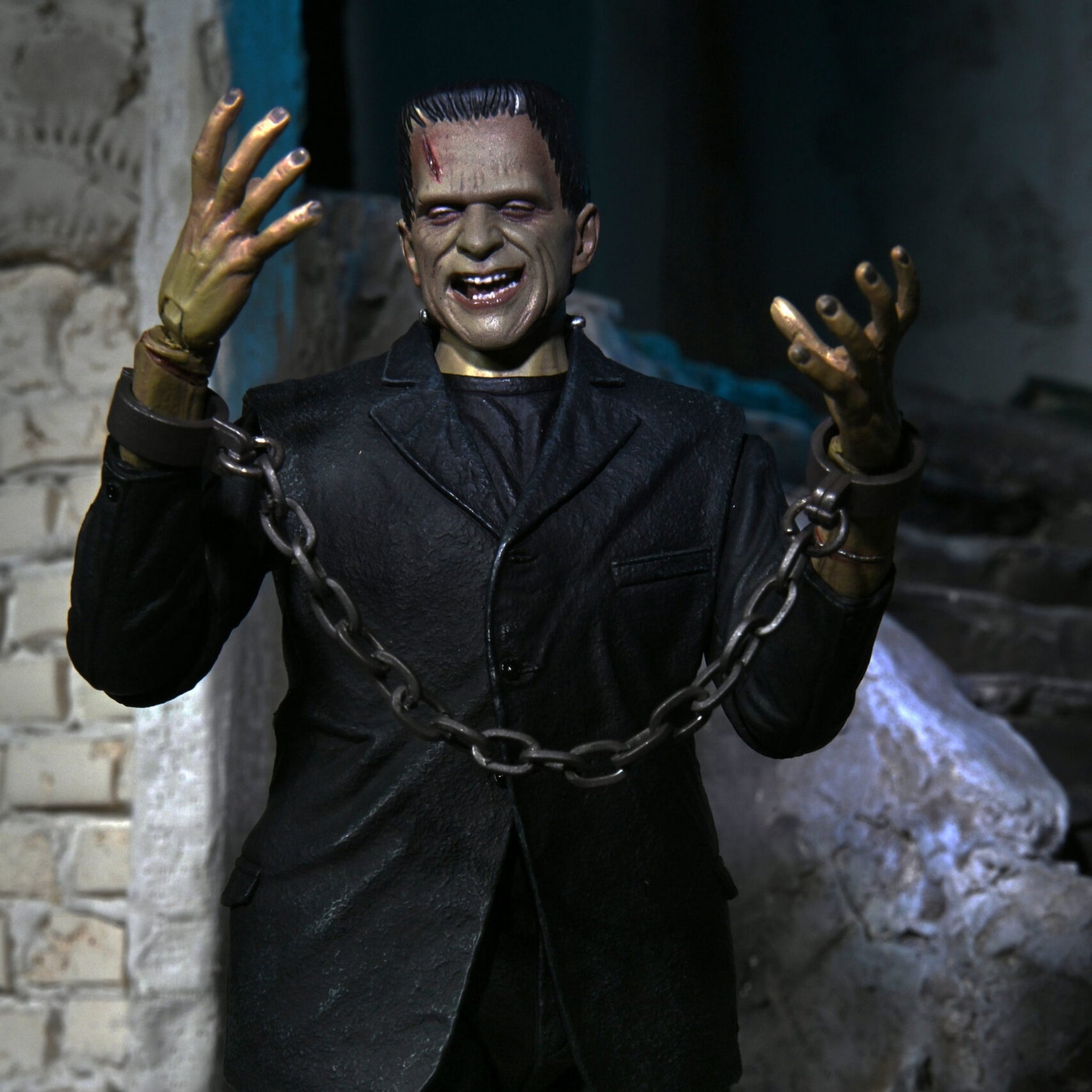 NECA Universal Monsters Ultimate Frankenstein’s Monster (Color ...