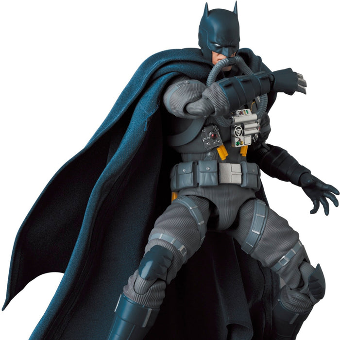 Batman: Hush MAFEX #166 Batman (Stealth Jumper Version)